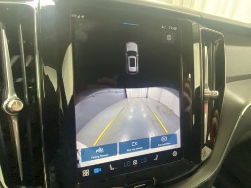 Certified 2025 Volvo XC60 B5 Core image 25