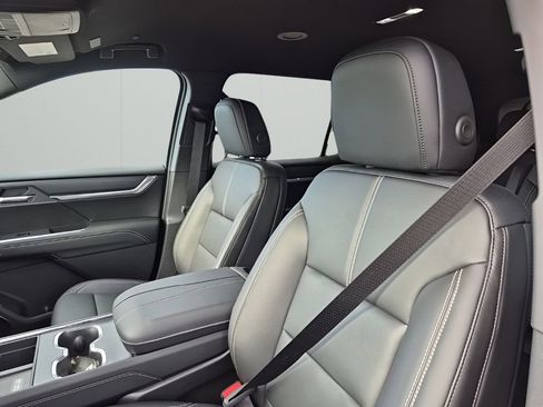 New 2026 GMC Acadia Elevation w/ Black Edition FWD image 34