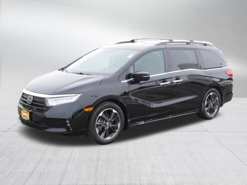 Certified 2023 Honda Odyssey Elite image 3