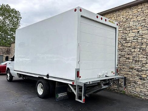 Used 2024 Ford E-450 and Econoline 450 Super Duty w/ Power Windows & Locks Group RWD image 4