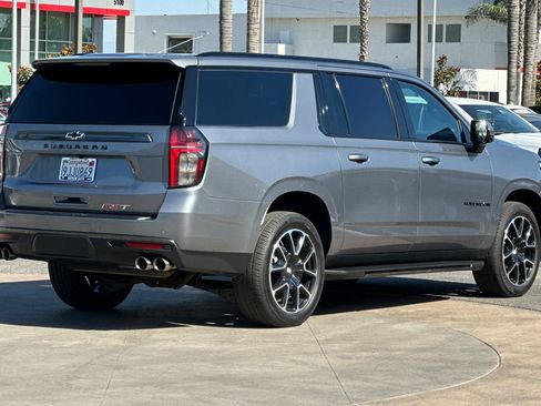 Certified 2022 Chevrolet Suburban RST w/ Sport Performance Package AWD/4WD image 4