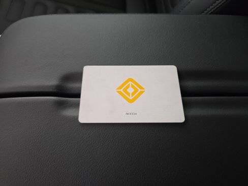 Used 2023 Rivian R1S Adventure image 31