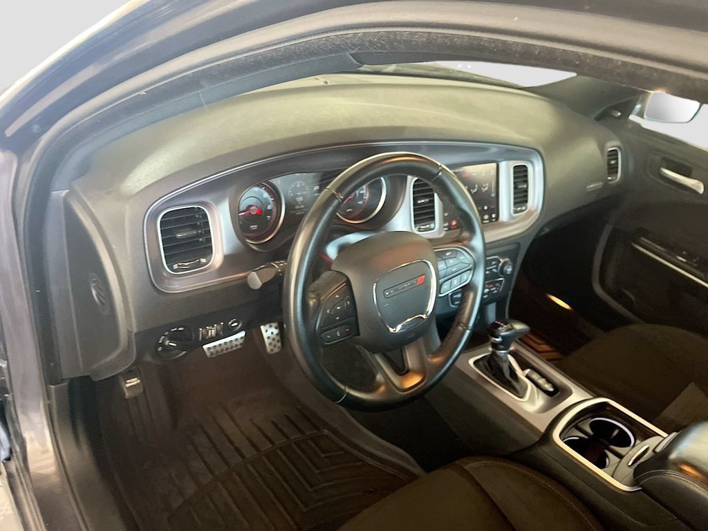 Used 2023 Dodge Charger GT w/ Technology Group RWD image 9