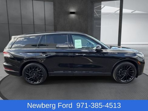 Used 2025 Lincoln Aviator Reserve w/ Equipment Group 201A AWD/4WD image 4