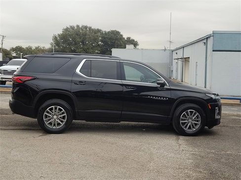 Used 2023 Chevrolet Traverse LT image 7
