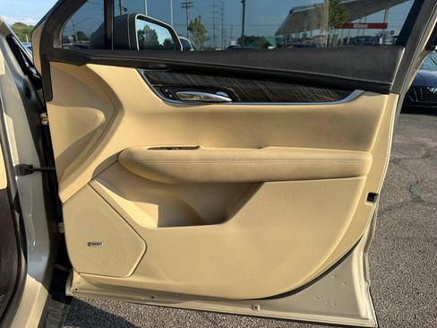 Used 2017 Cadillac XT5 FWD image 27