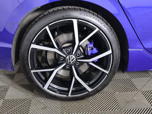 Used 2024 Volkswagen Golf R AWD/4WD image 25