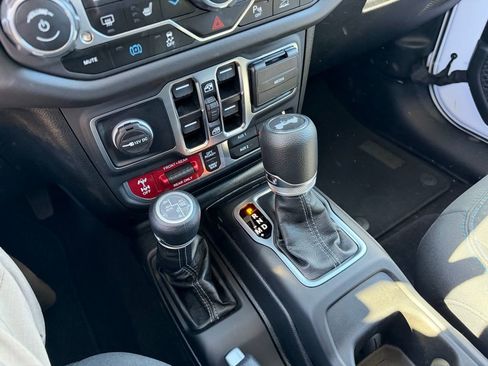 Used 2025 Jeep Wrangler Unlimited Rubicon 4xe w/ Safety Group image 21