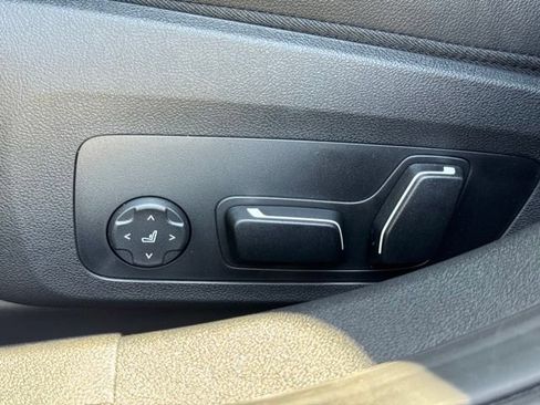 New 2026 BMW 330i Sedan w/ M Sport Package RWD image 18