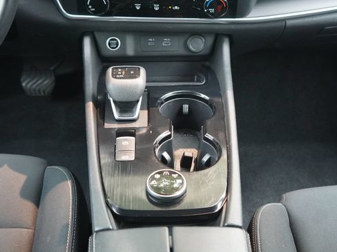 Used 2023 Nissan Rogue S AWD/4WD image 20