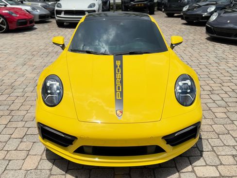 Used 2022 Porsche 911 Carrera RWD image 3