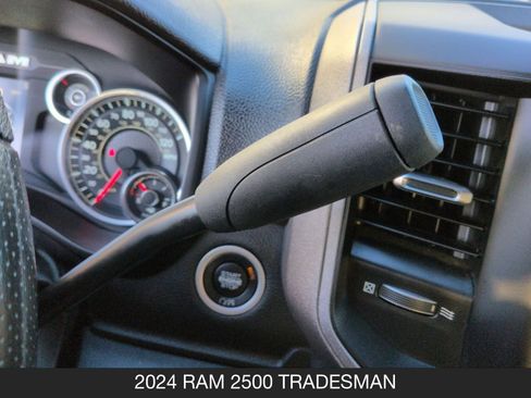 Used 2024 RAM 2500 Tradesman w/ Chrome Appearance Group image 17
