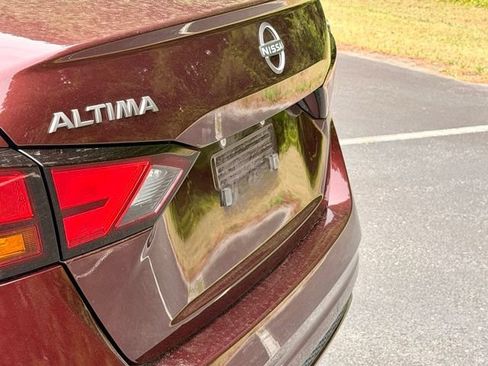Used 2024 Nissan Altima 2.5 SV FWD image 16
