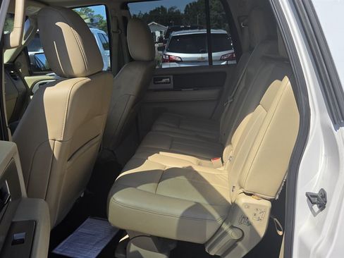 Used 2016 Ford Expedition EL XLT w/ Equipment Group 202A AWD/4WD image 13