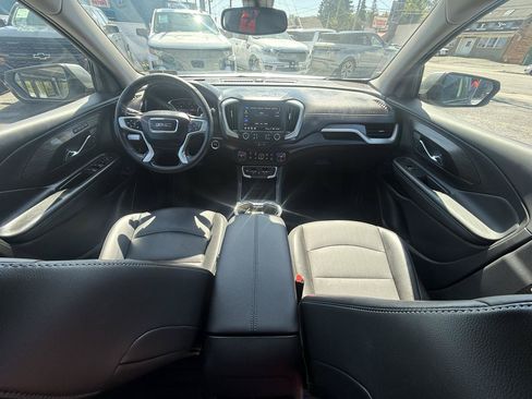 Used 2024 GMC Terrain SLT AWD/4WD image 17