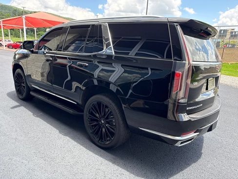 Used 2023 Cadillac Escalade Premium Luxury AWD/4WD image 2