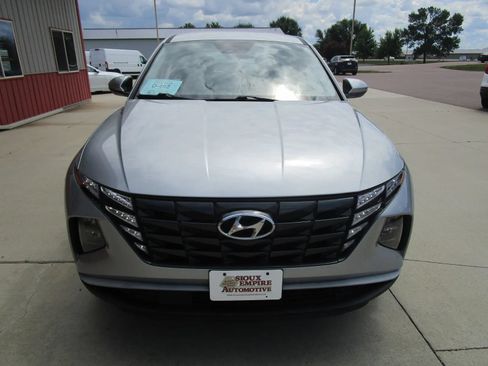 Used 2024 Hyundai Tucson SE AWD/4WD image 4