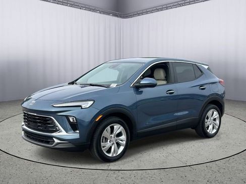 Used 2024 Buick Encore GX Preferred FWD image 1