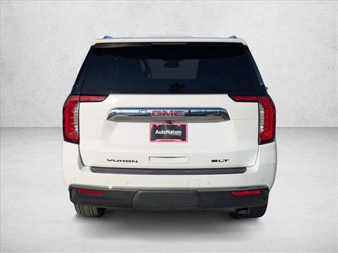Used 2023 GMC Yukon SLT w/ SLT Luxury Package image 7