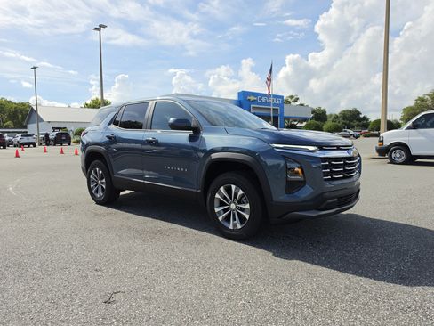 New 2026 Chevrolet Equinox LT FWD image 2