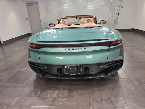 Used 2023 Aston Martin DBS Superleggera Volante image 31