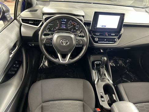 Used 2025 Toyota Corolla SE w/ SE Package image 22