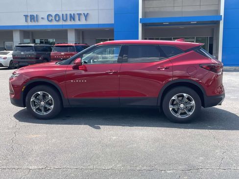 Used 2025 Chevrolet Blazer LT FWD image 6