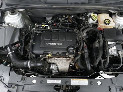 Used 2016 Chevrolet Cruze LT image 5