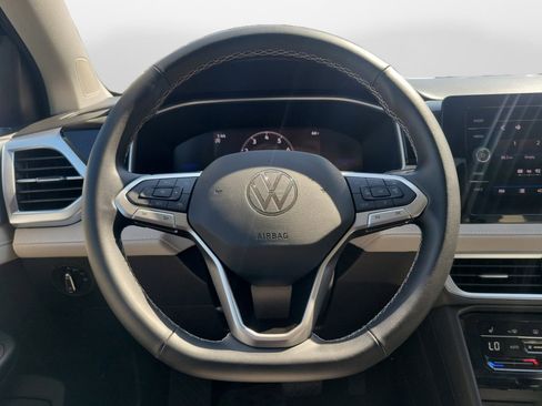 Certified 2025 Volkswagen Taos SE w/ Black Wheel Package image 13