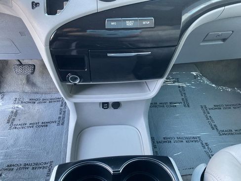 Used 2012 Toyota Sienna LE w/ Towing Pkg image 22