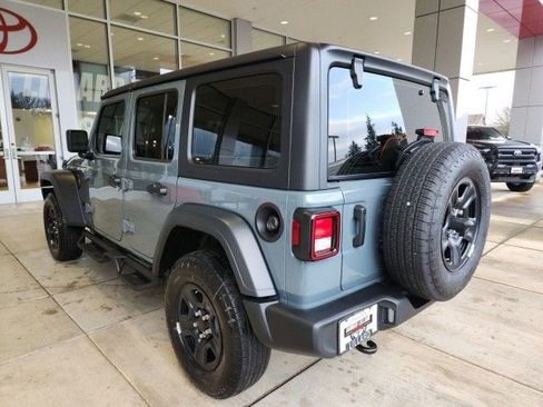 Used 2025 Jeep Wrangler Sport image 4