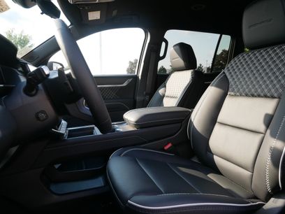 New 2026 GMC Acadia Denali w/ Super Cruise Package