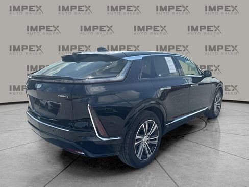 Used 2024 Cadillac Lyriq Luxury w/ LPO, Floor Liner Package AWD/4WD image 3