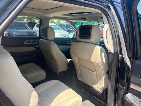 Used 2016 Ford Explorer Platinum AWD/4WD image 34