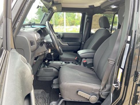 Used 2018 Jeep Wrangler Unlimited Sport AWD/4WD image 39