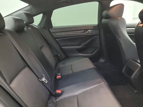 Used 2018 Honda Accord Sport image 19