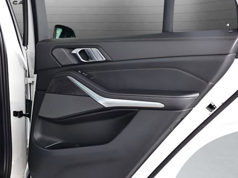 Used 2024 BMW X5 xDrive40i image 61