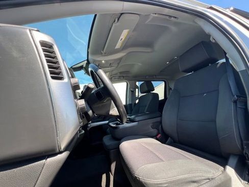 Used 2018 Chevrolet Silverado 1500 LT w/ LT Eassist Package AWD/4WD image 14