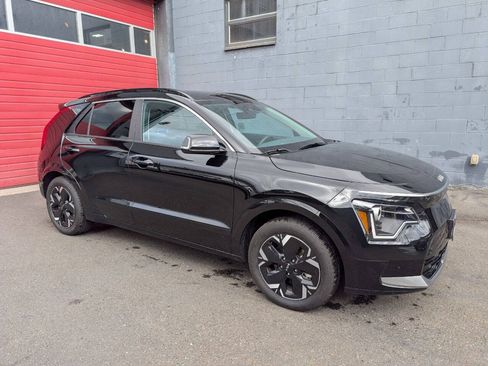 Used 2025 Kia Niro Wind FWD image 1