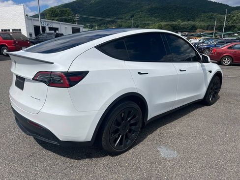 Used 2023 Tesla Model Y Long Range AWD/4WD image 5