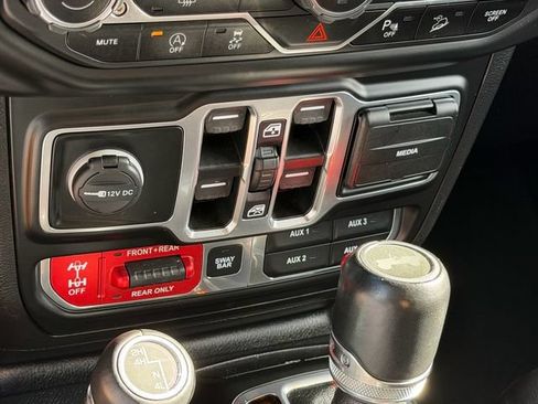 Used 2020 Jeep Wrangler Unlimited Rubicon AWD/4WD image 18