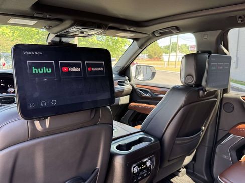 Used 2023 GMC Yukon XL Denali Ultimate AWD/4WD image 18