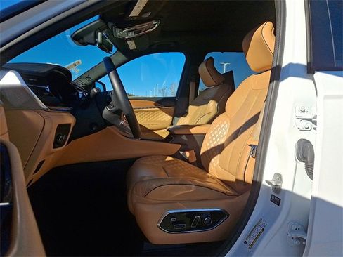 Used 2024 Jeep Grand Cherokee L Summit image 13