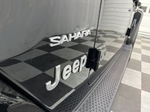Used 2020 Jeep Wrangler Unlimited Sahara image 15