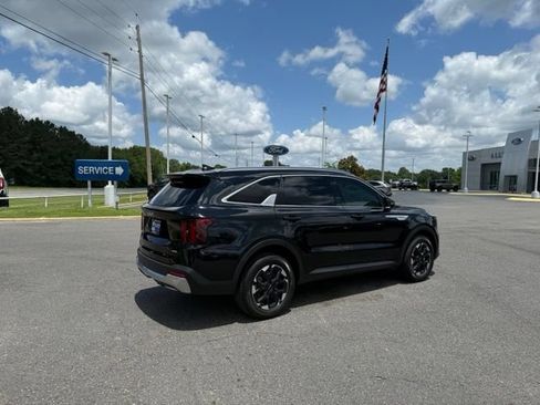 Used 2024 Kia Sorento S w/ Panoramic Sunroof Package AWD/4WD image 6