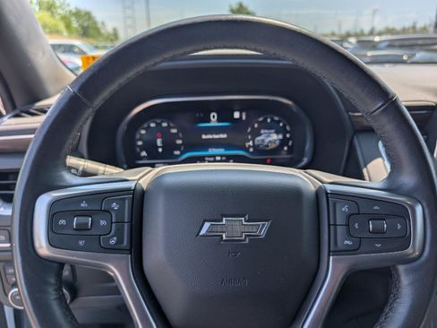 Used 2022 Chevrolet Tahoe Z71 w/ Luxury Package AWD/4WD image 11