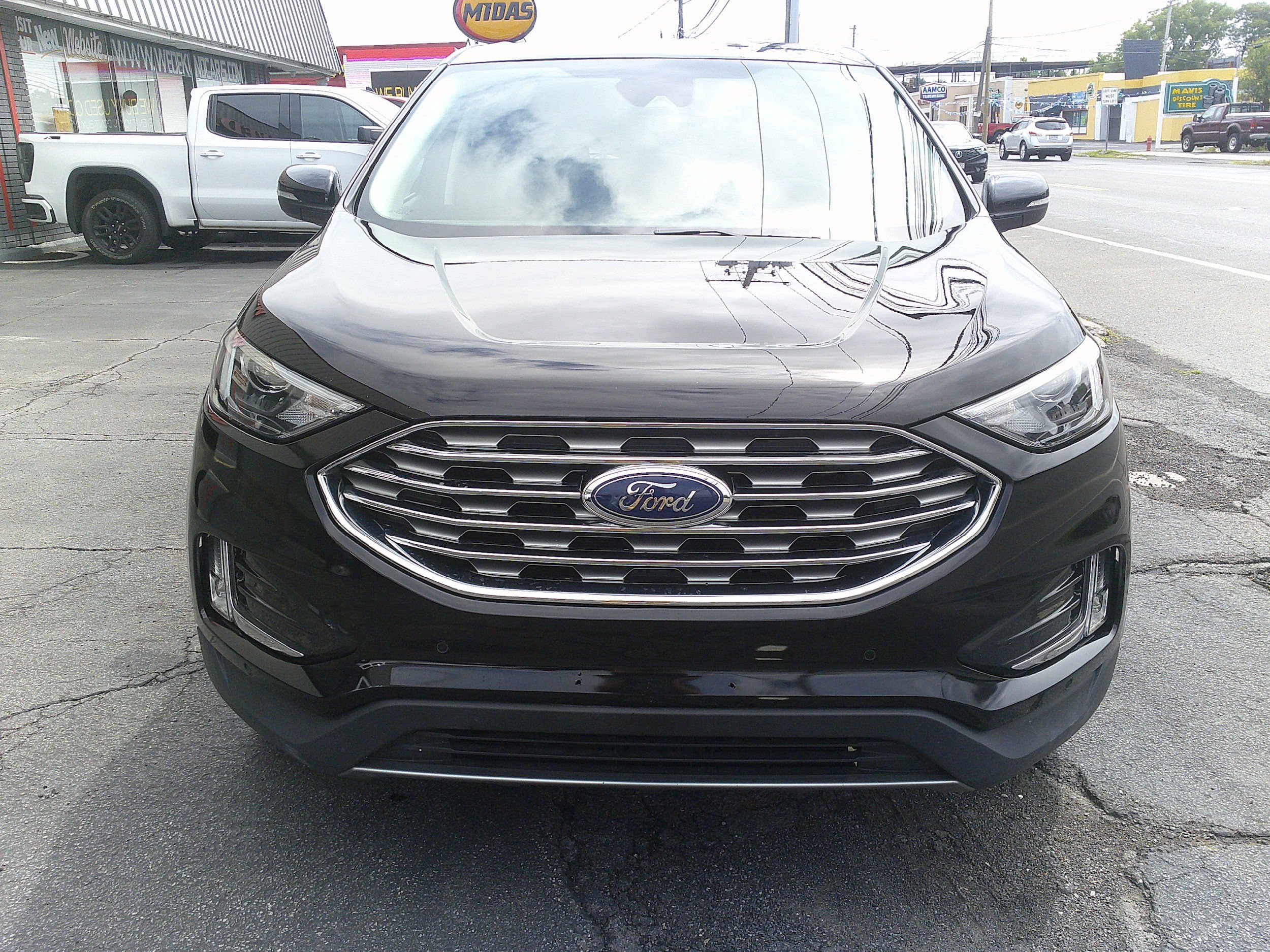 Used 2024 Ford Edge Titanium AWD/4WD image 4