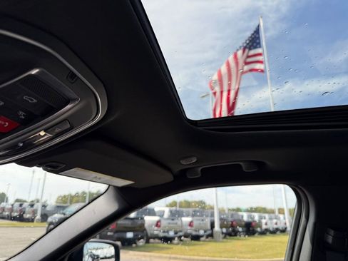 New 2025 Jeep Grand Cherokee Altitude image 21