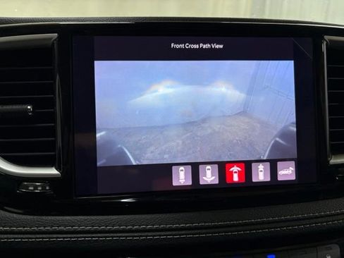 Used 2023 Chrysler Pacifica Touring-L FWD image 45