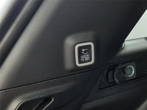 New 2025 Jeep Grand Cherokee Laredo X w/ Luxury Tech Group I image 29